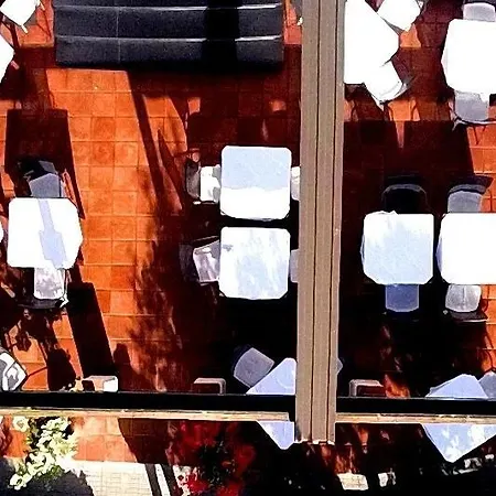 Pop Hotel 3*